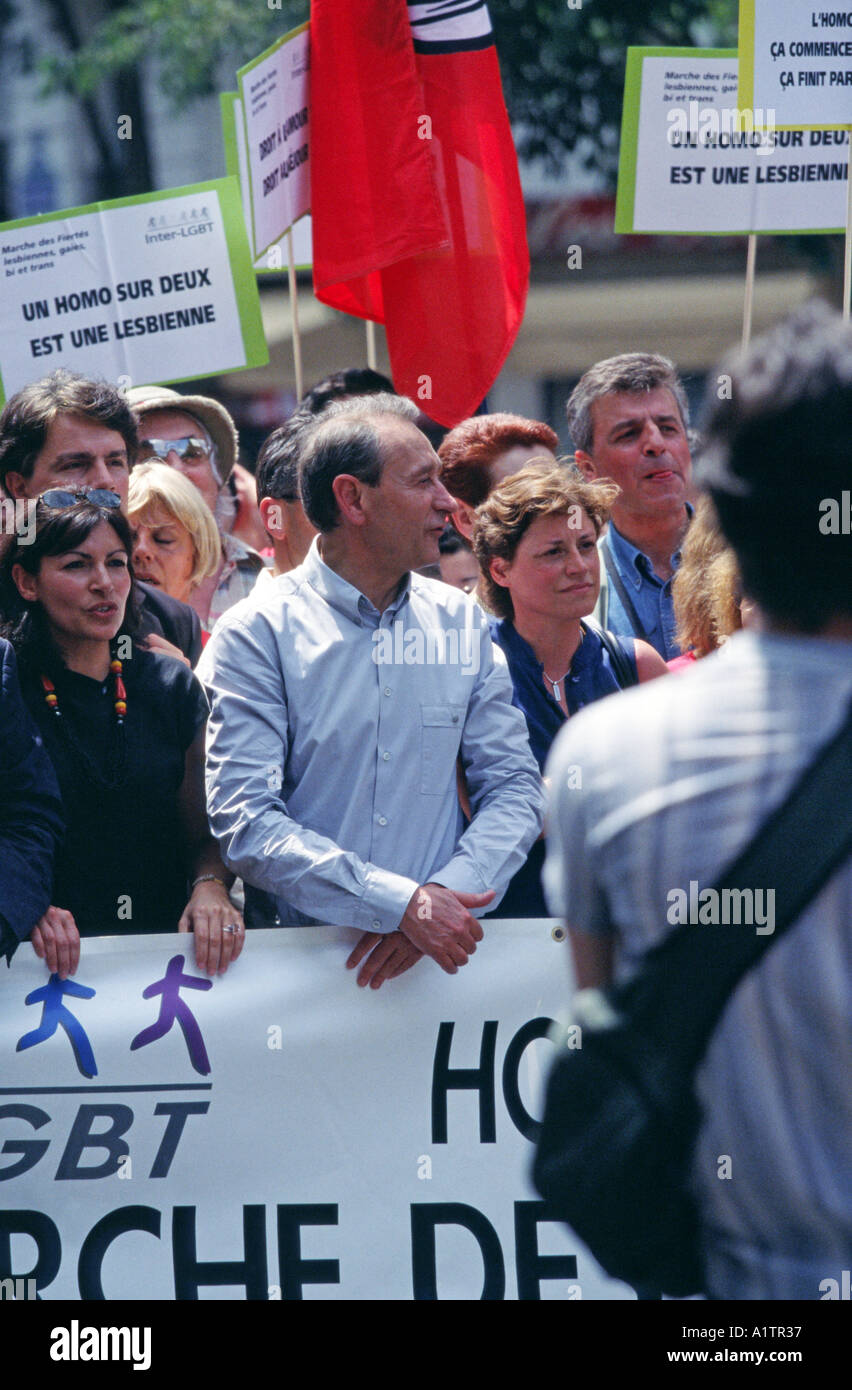 Parigi Francia Sindaco Delanoe marciando in Gay Pride Parade Foto Stock