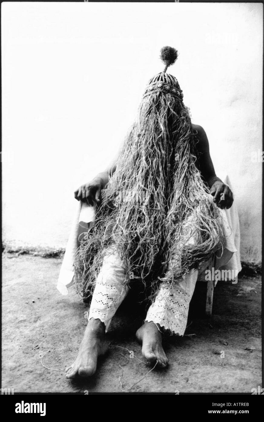 Candomble,religione Afro-brasiliana. Obaluaye, Signore della Peste , la maschera di paglia nasconde una terribile malattia - usato nella formazione di HIV Foto Stock