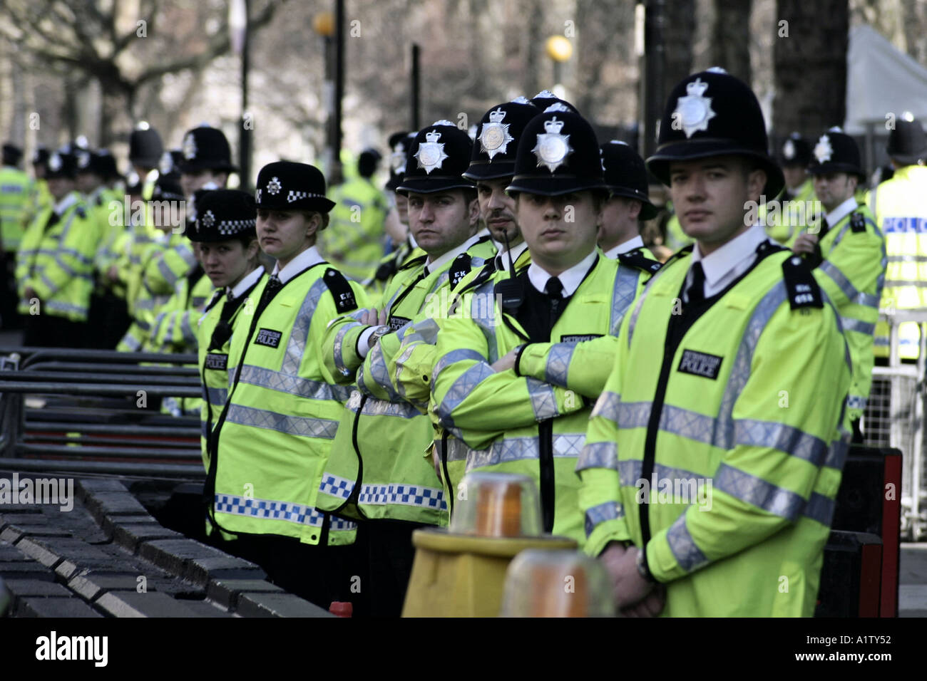 British Ufficiali della Polizia di Londra Inghilterra REGNO UNITO Foto Stock