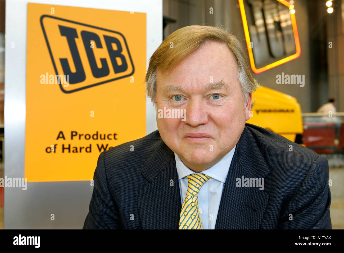Sir Anthony Bamford presidente della JCB società di ingegneria con base a Uttoxeter staffordshire Regno Unito la produzione di attrezzature per la costruzione Foto Stock