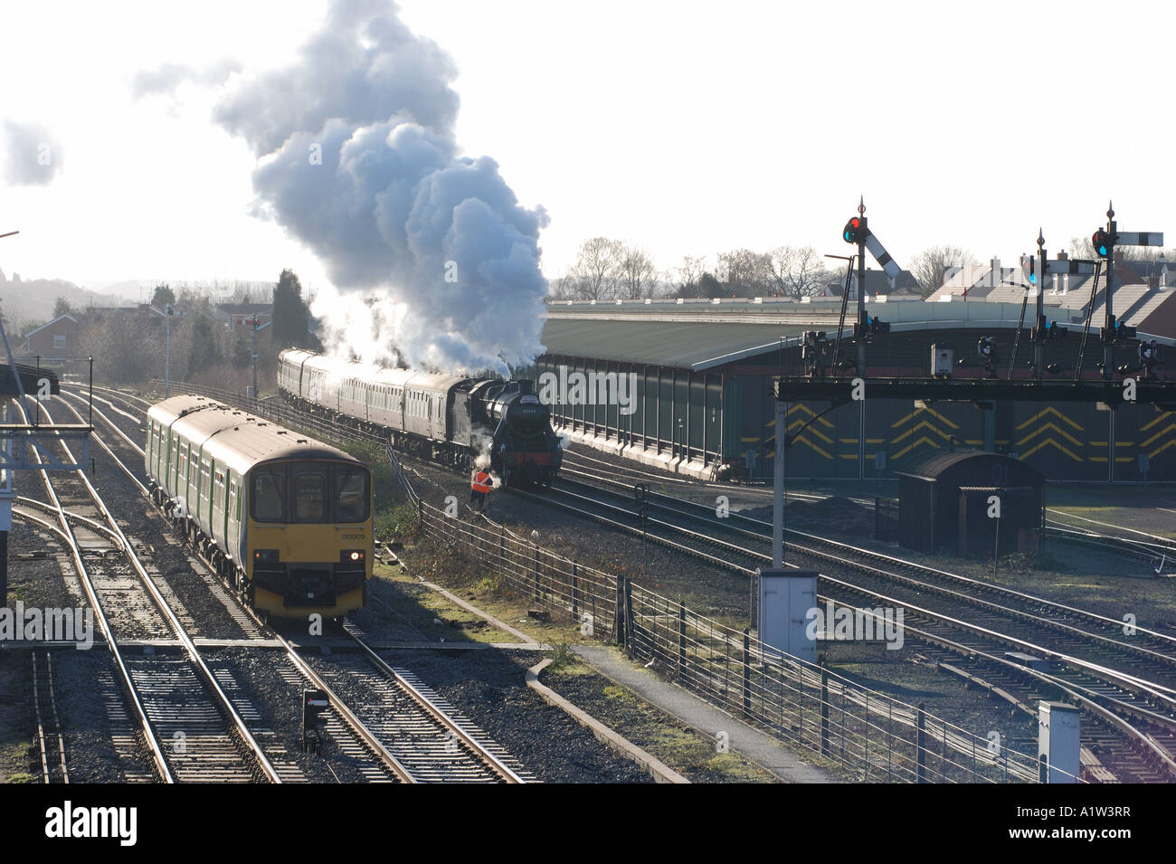 Treni sulla linea principale e la Severn Valley Railway a Kidderminster, Worcestershire, England, Regno Unito Foto Stock