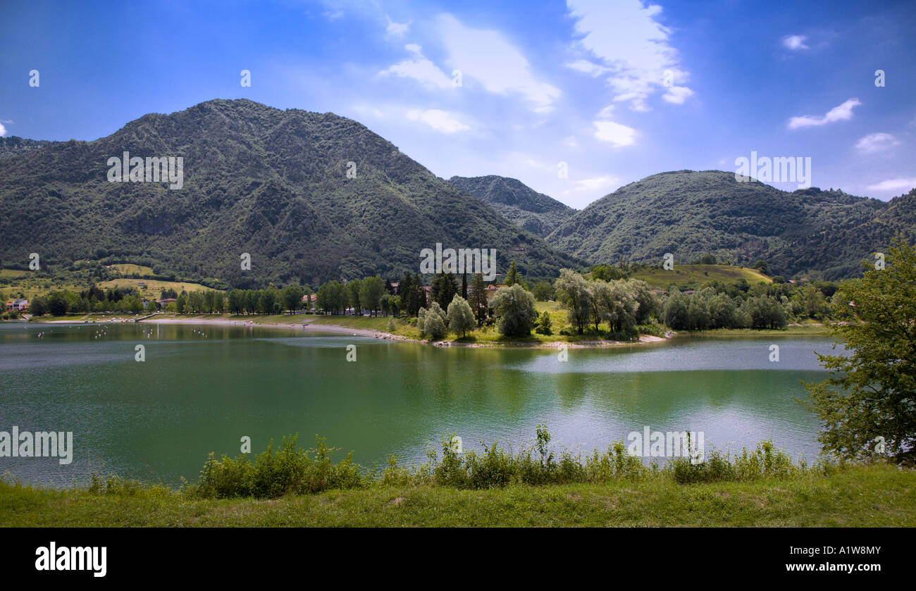 Il lago d'Idro, Alpi italiane settentrionali Foto Stock