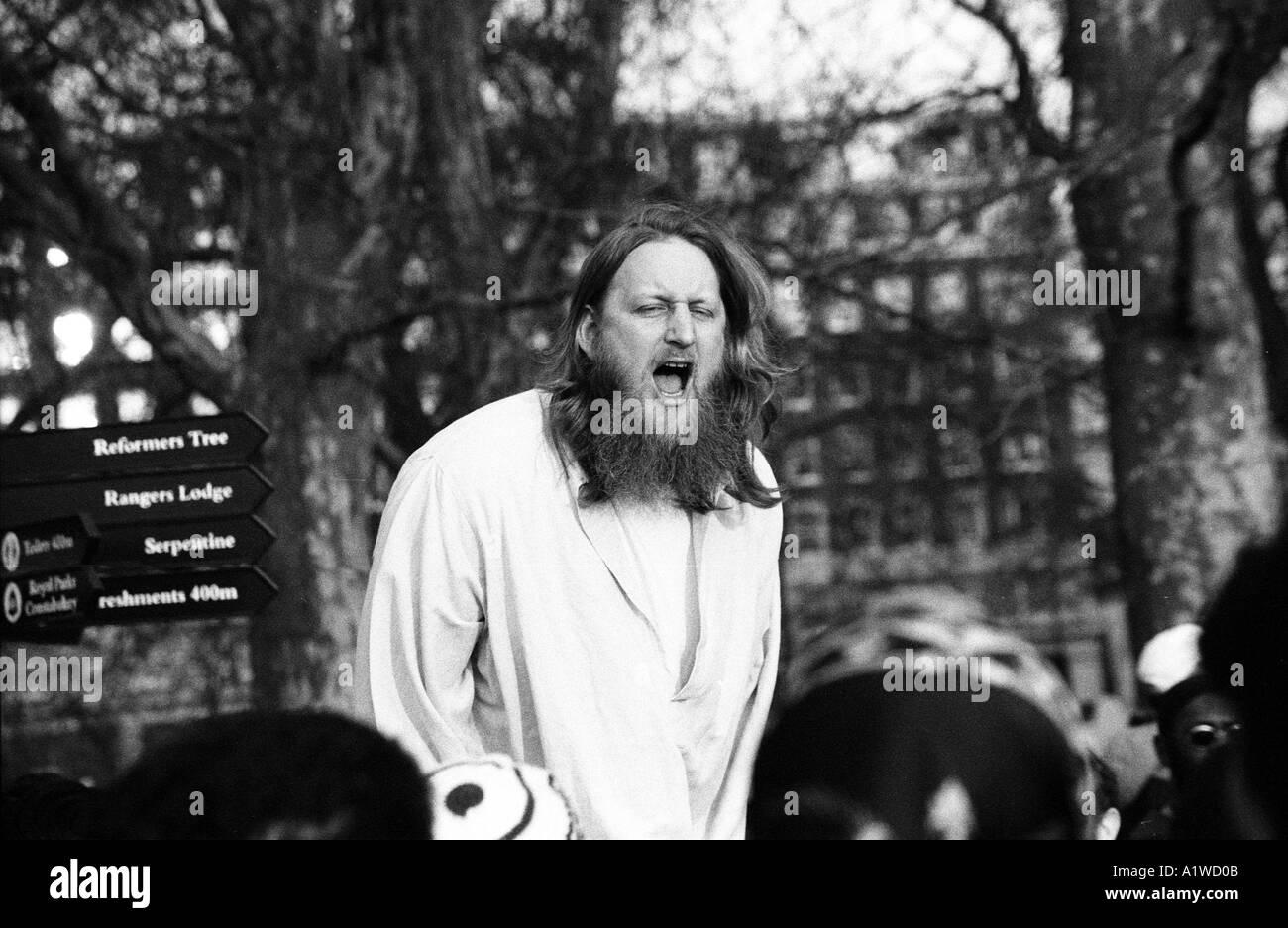 Uomo con barba predicando a Speakers corner Londra Foto Stock