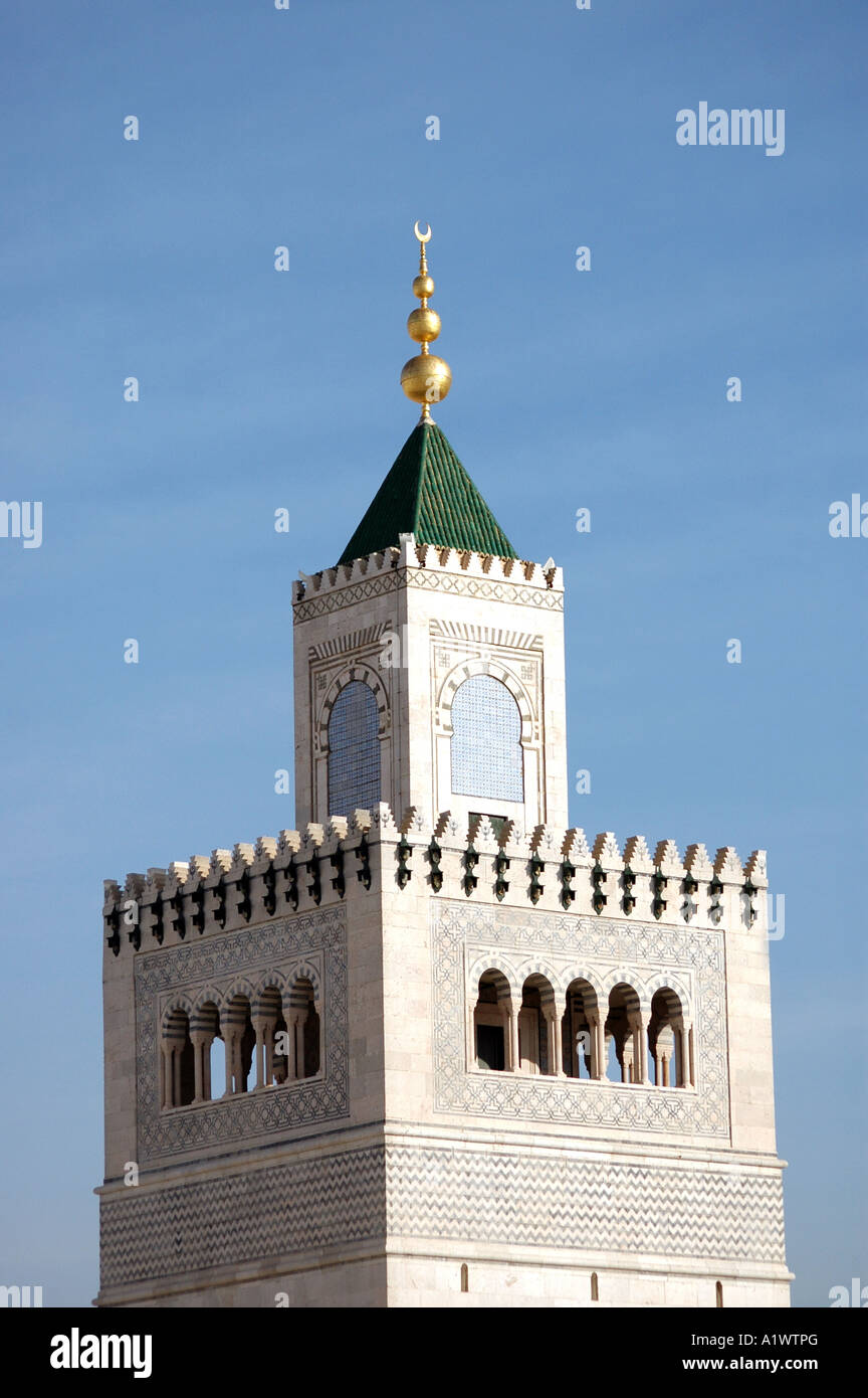 La Moschea Zitouna minareto a Tunisi, capitale della Tunisia Foto Stock