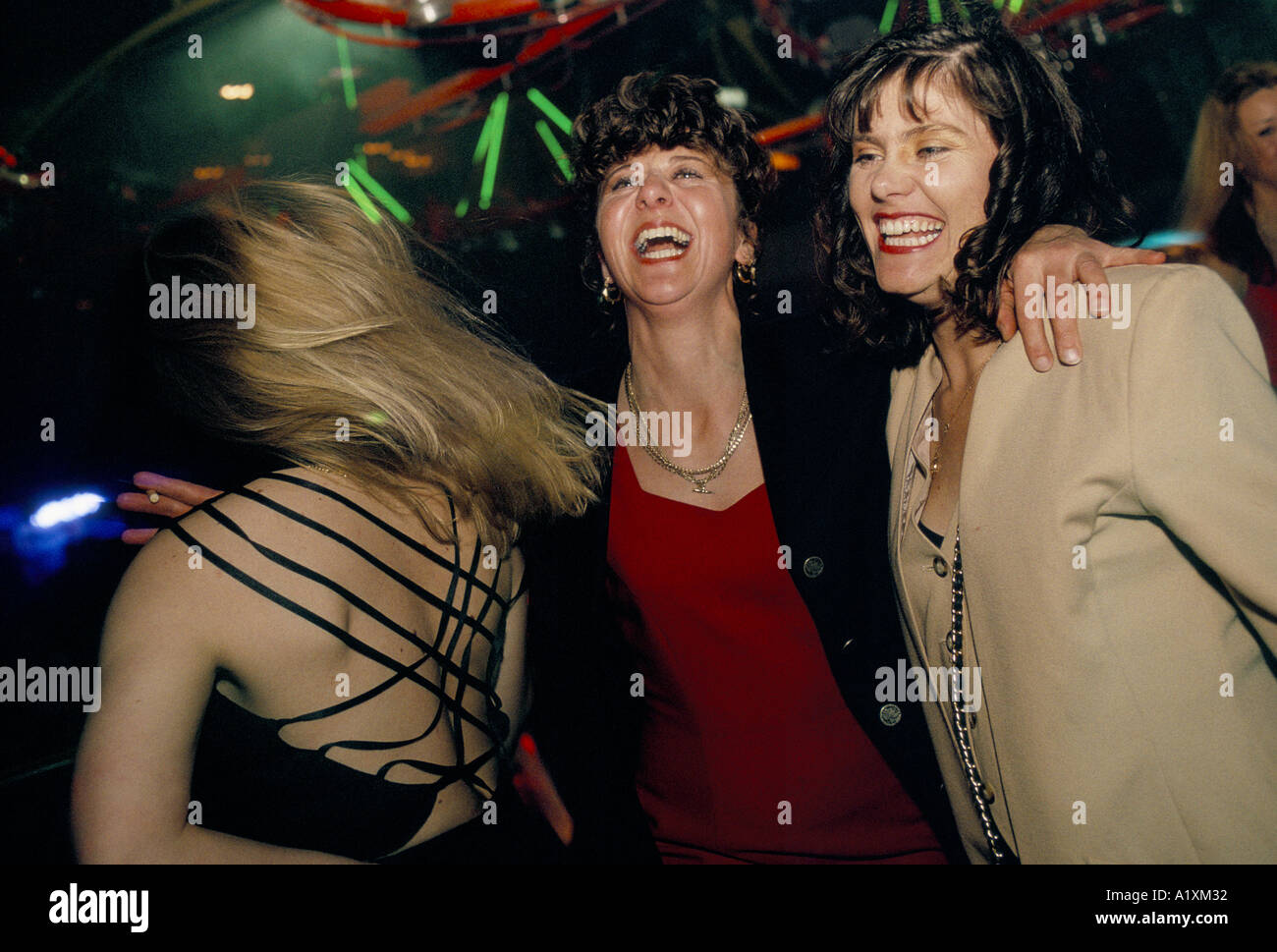 Un gruppo di donne mature godetevi una notte fuori IN LEXINGTON AVENUE  Night Club Hull Foto stock - Alamy