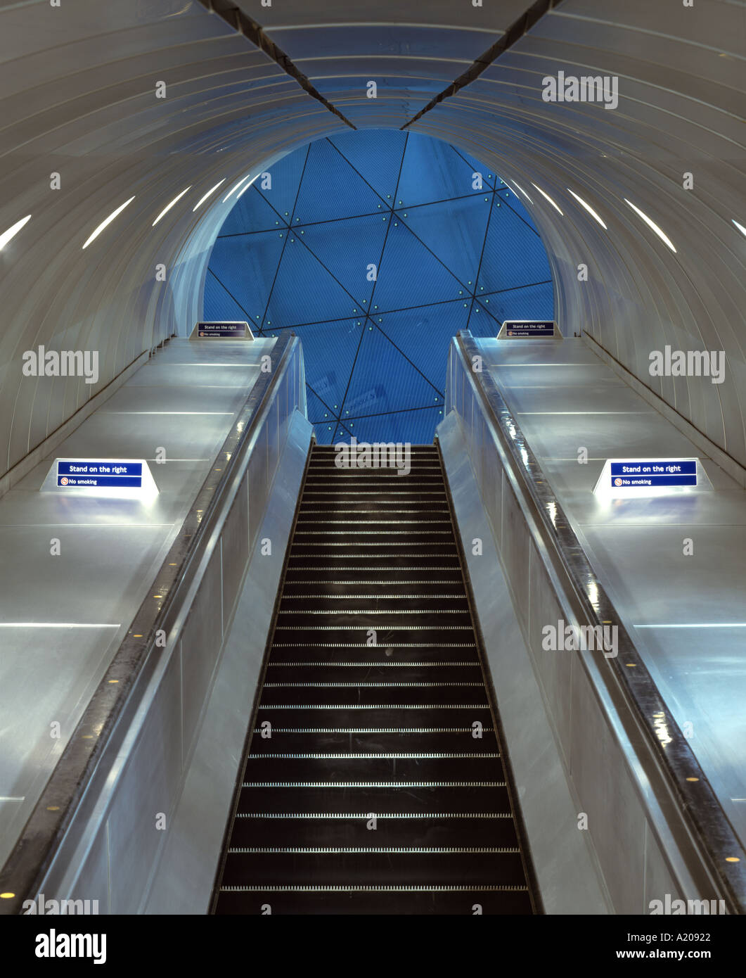 Stazione metropolitana di Southwark dettaglio Escalator Foto Stock