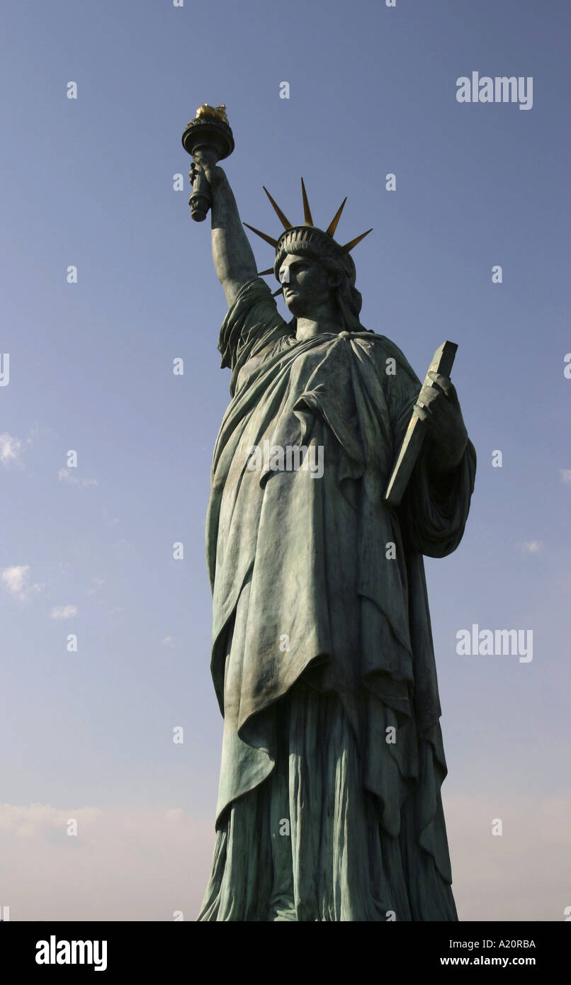 Una replica del New York Statua della Libertà, in piedi nel quartiere di Odaiba di Tokyo, Giappone Foto Stock