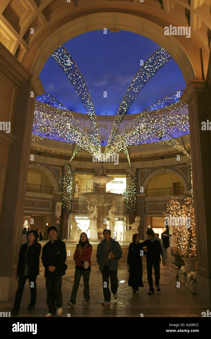 Lo stile italiano Venus Fort shopping mall, Odaiba, presso Tokyo Bay Area, Tokyo, Giappone Foto Stock