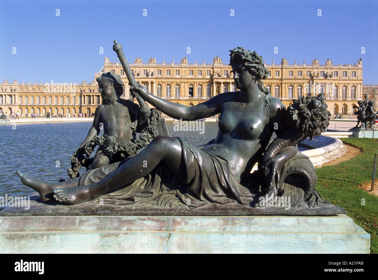 La Marne River statua nel parterre d eau presso il castello di Versailles Ile de France Francia G Thouvenin Foto Stock