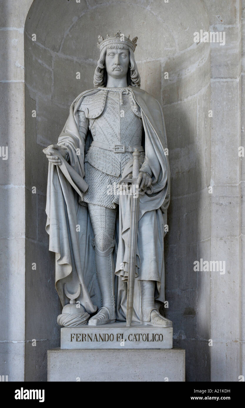 Statua di Fernando el Catolico, Royal Palace, Madrid, Spagna Foto Stock