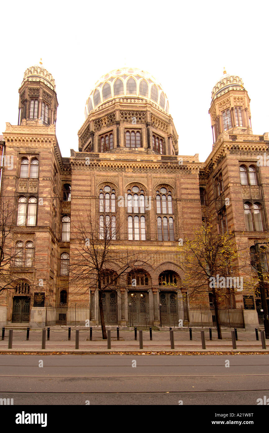 La nuova sinagoga sulla Oranienburgerstraße nell est del quartiere Mitte di Berlino. Foto Stock