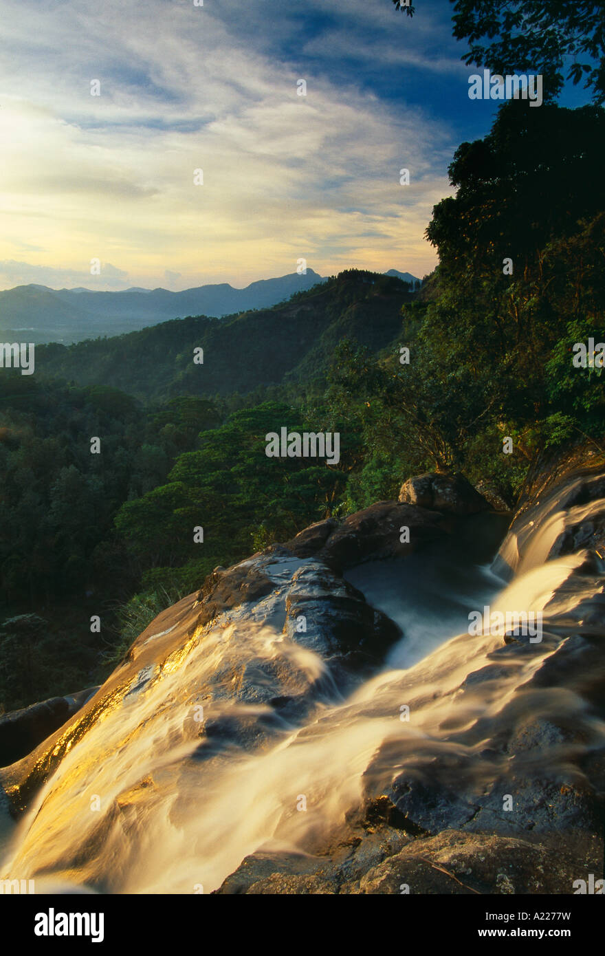 Hunas Falls Matale distretto centrale di hill country nr Kandy Sri Lanka Foto Stock