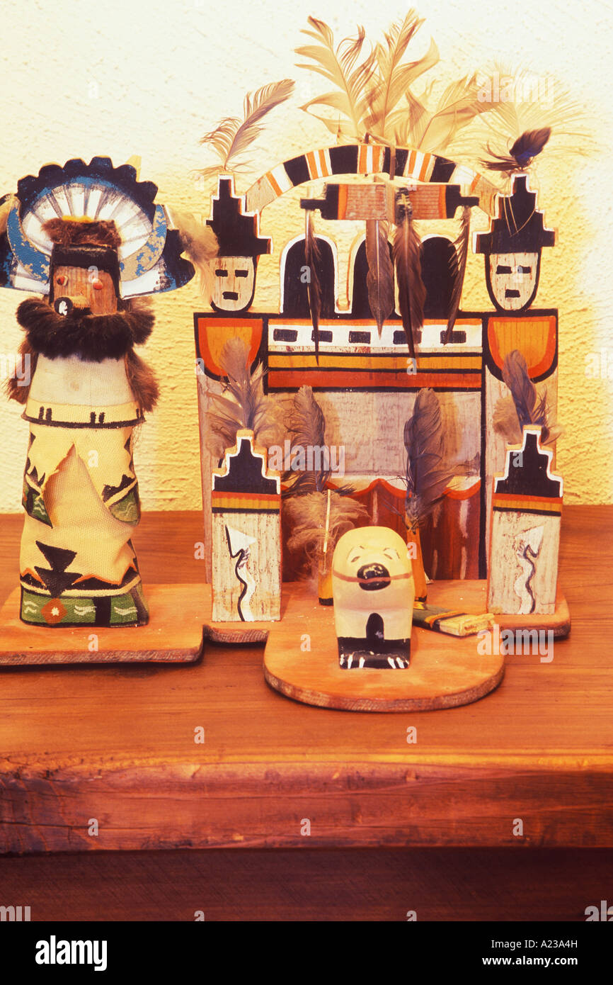 Zuni Pueblo Indian altare con shalako figura RB Ravens Gallery Rancho de Taos New Mexico Foto Stock