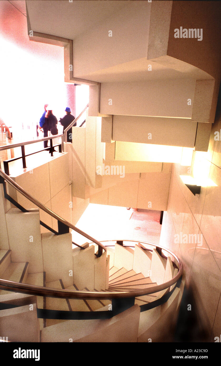 Parigi Francia , Vista interna, architettura moderna, Stairway del Teatro di design astratto nel Palazzo dell'Opera Bastiglia Foto Stock