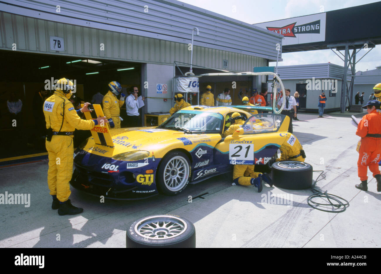 1999 Chrysler Viper FIA GT Silverstone 500 in box Foto Stock