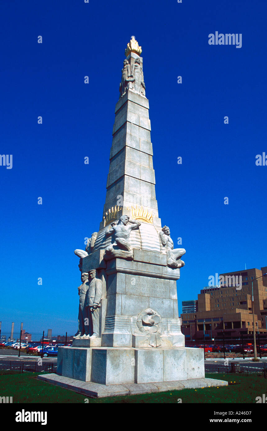Gli ingegneri di Titanic monumento Liverpool England Foto Stock