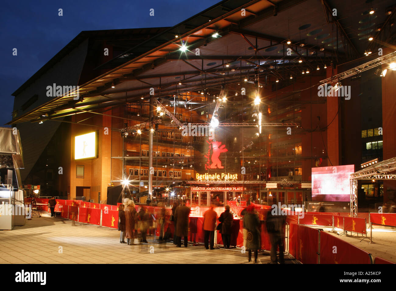 Berlinale Palast di notte, Germania Berlino Foto Stock