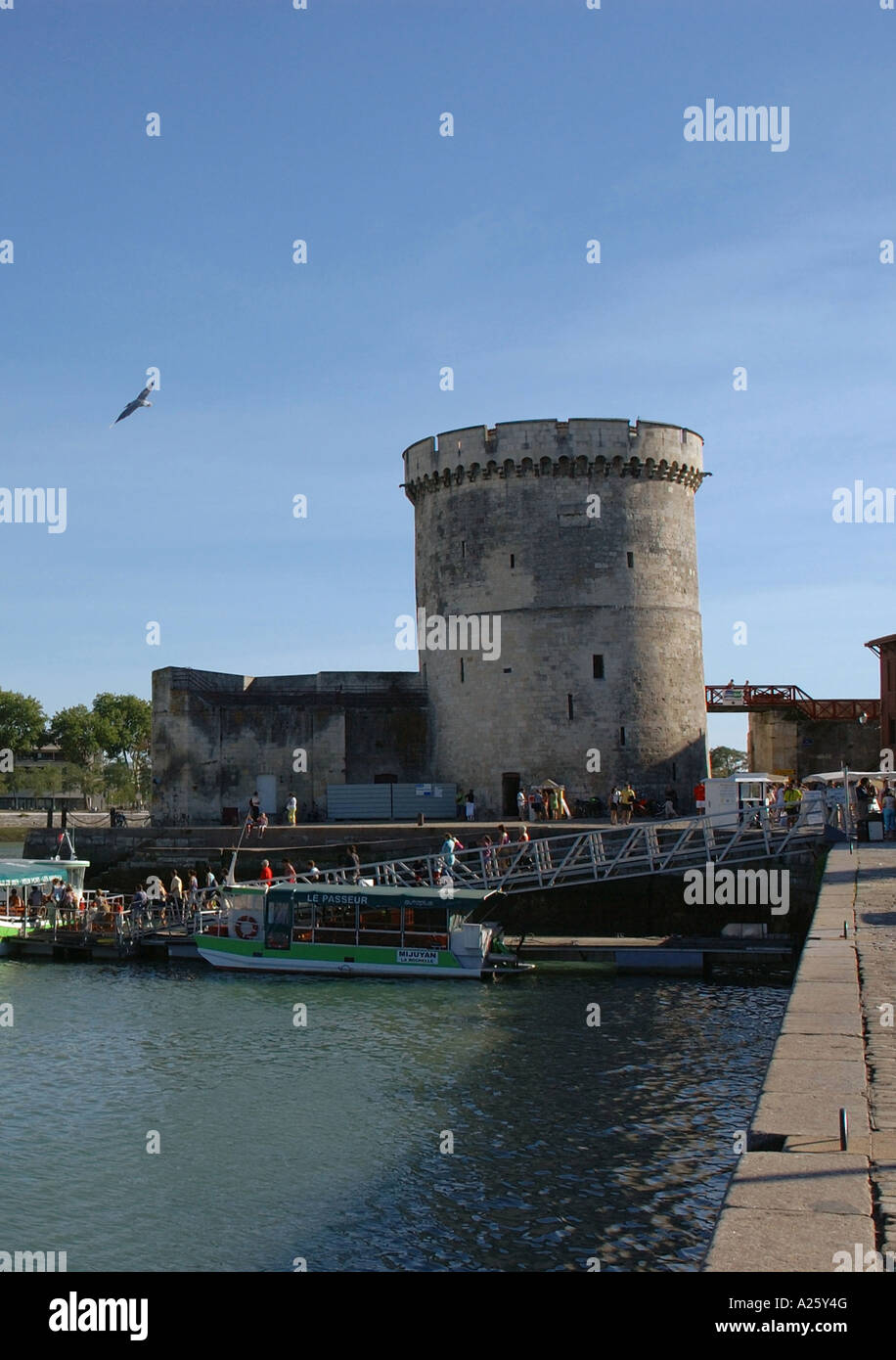 Vista della Torre della Catena di Porto Vecchio di La Rochelle Poitou Charentes Golfe de Gascogne Golfo di Guascogna occidentale centrale Francia Europa Foto Stock