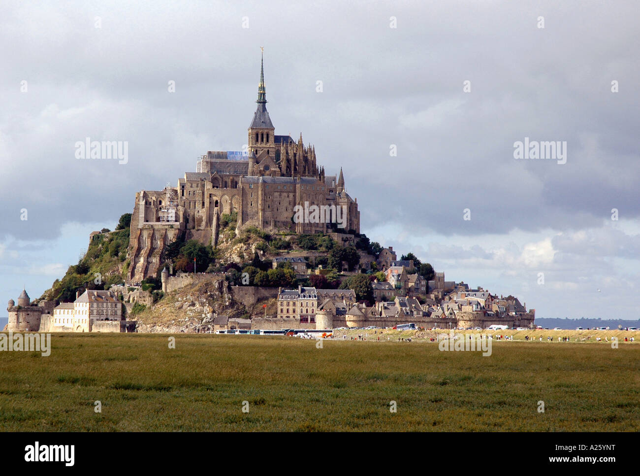 Vista Mont Saint Michel Monte San St S Michael canale inglese La Manche meraviglia Normandia Normandie Nord Ovest della Francia Europa Foto Stock