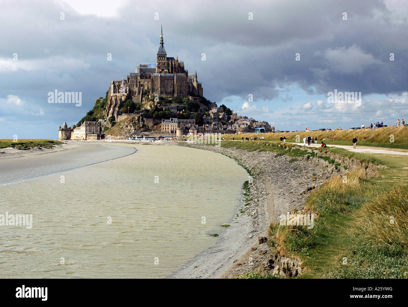 Vista Mont Saint Michel Monte San St S Michael canale inglese La Manche meraviglia Normandia Normandie Nord Ovest della Francia Europa Foto Stock