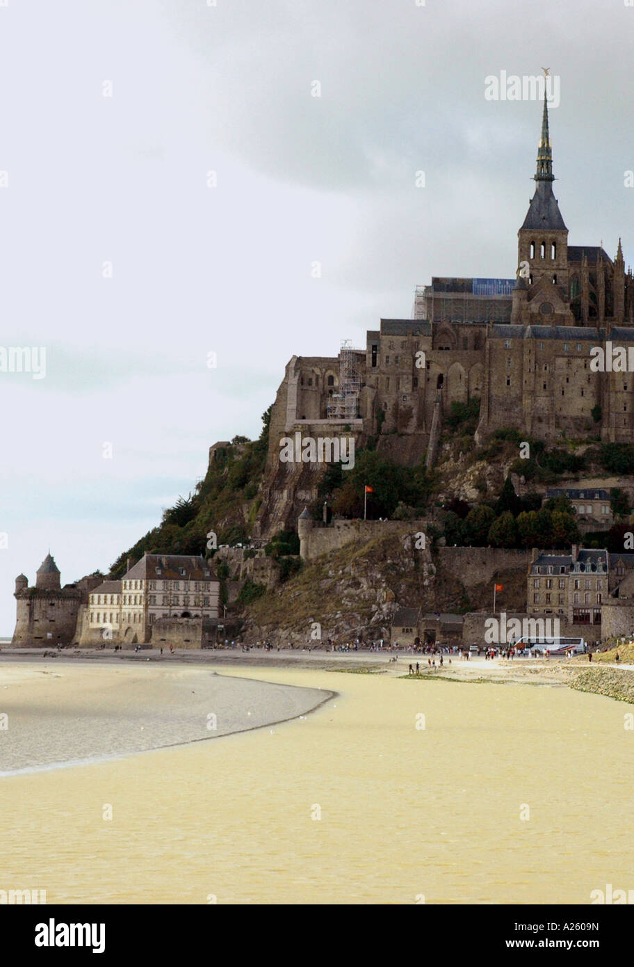 Vista Mont Saint Michel Monte San St S Michael canale inglese La Manche meraviglia Normandia Normandie Nord Ovest della Francia Europa Foto Stock