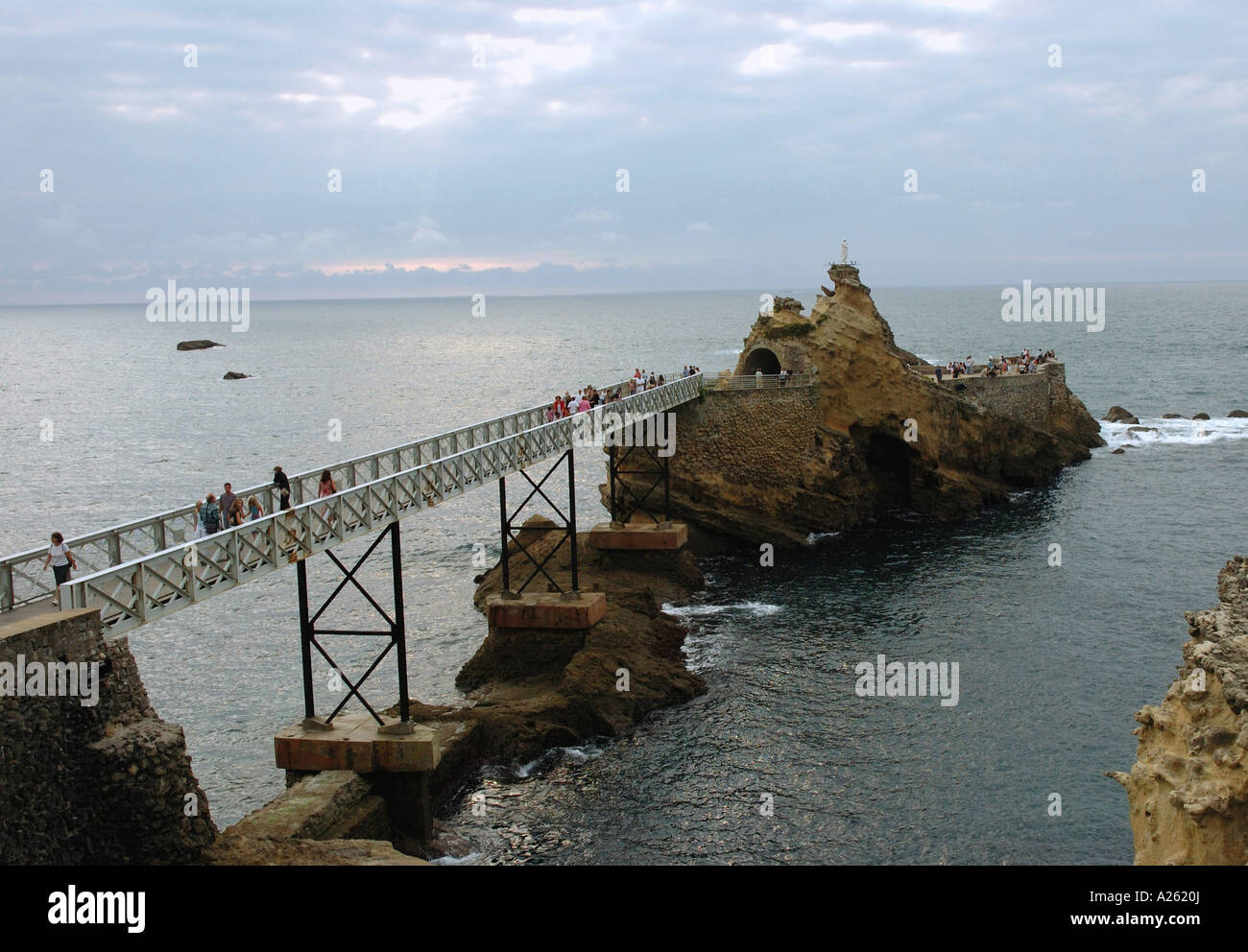 Vista panoramica della costa basca Biarritz Aquitaine Golfe de Gascogne Golfo di Biscaglia Sudovest della Francia Europa Foto Stock