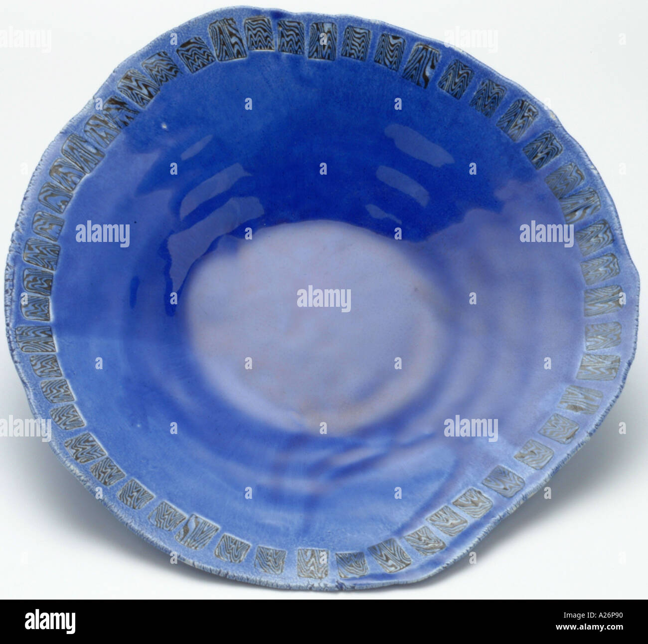 Ceramiche fatte a mano studio art lastra ciotola di argilla piatto in ceramica pentola REGNO UNITO Foto Stock