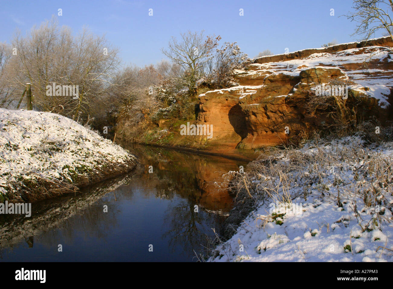 Robin Grotta cappe Walesby Nottinghamshire nella neve Foto Stock