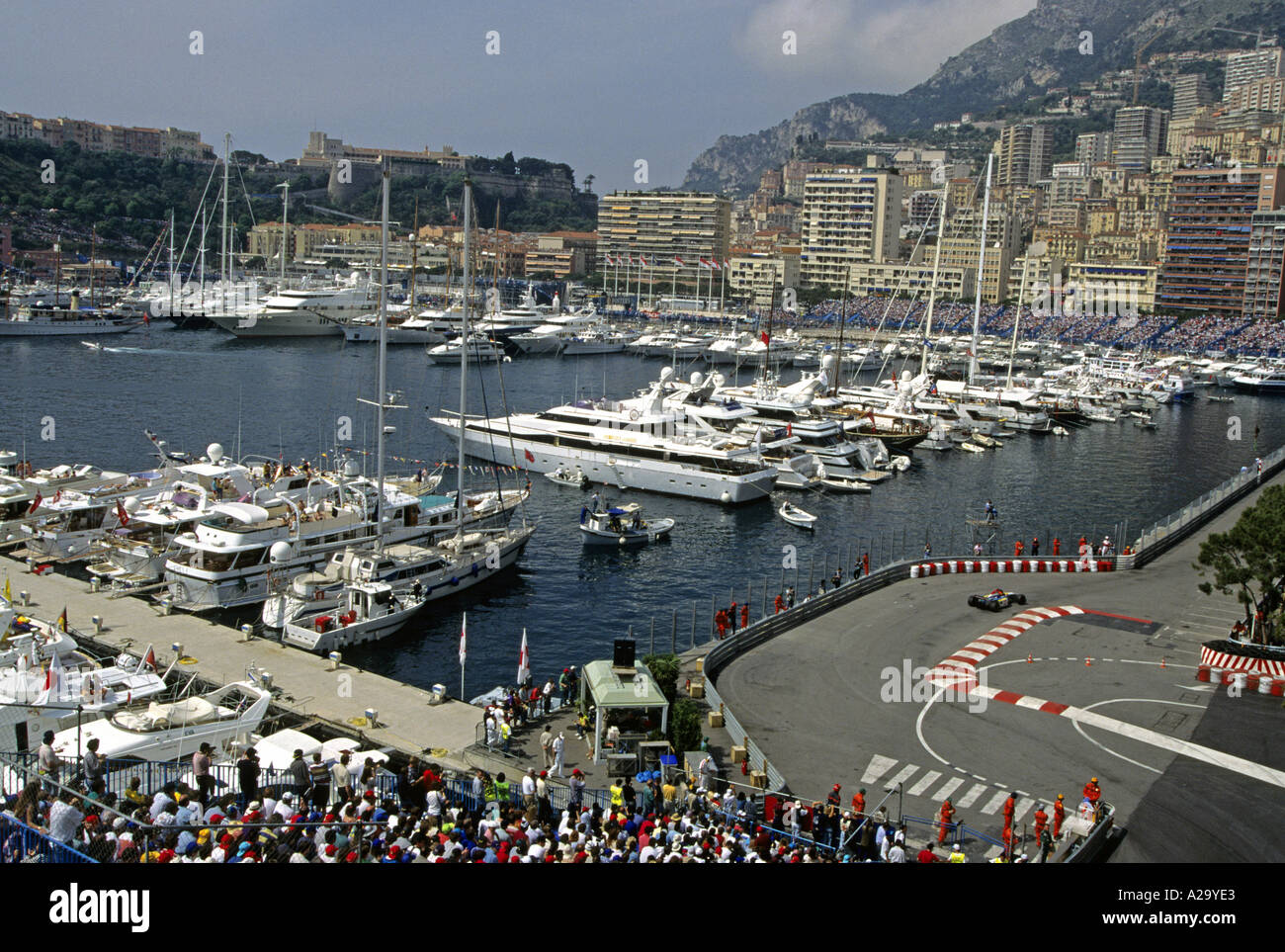 Vista aerea del yachts nel porto durante il Gran Premio di Formula Uno sul circuito cittadino di Monaco Foto Stock