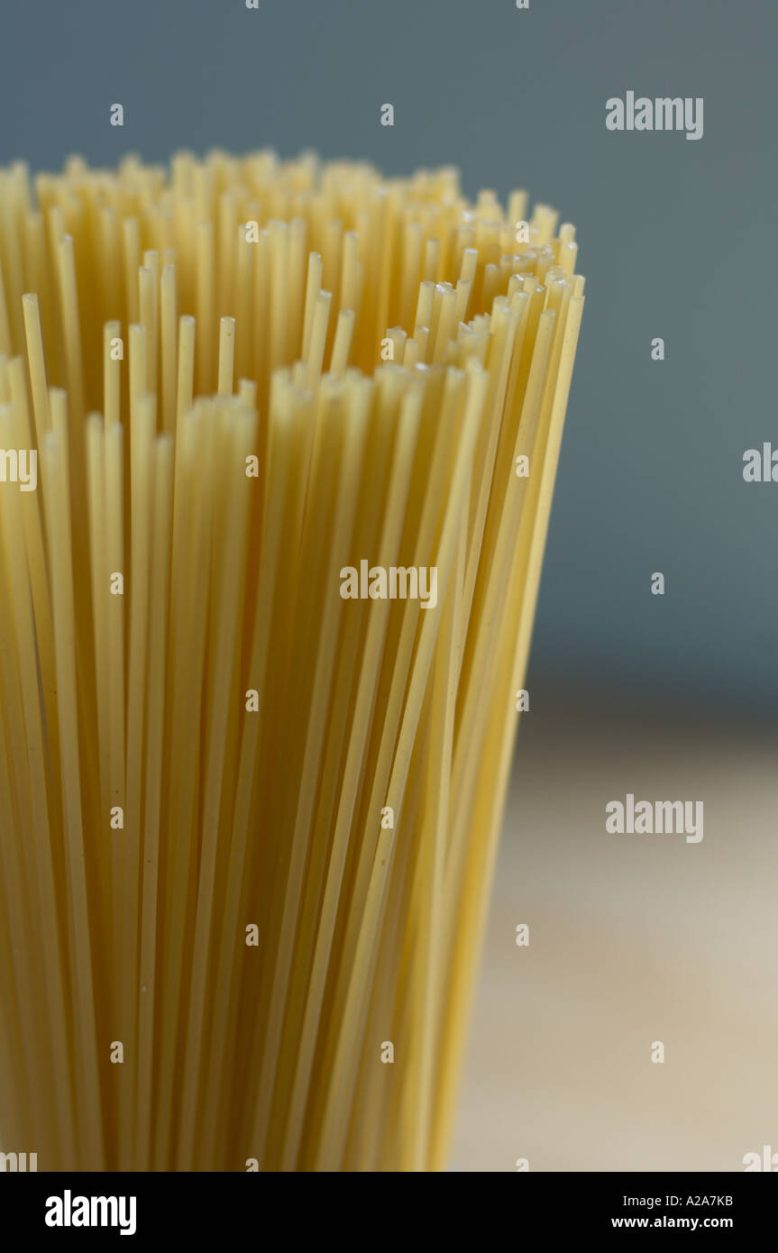 Spaghetti crudi Foto Stock
