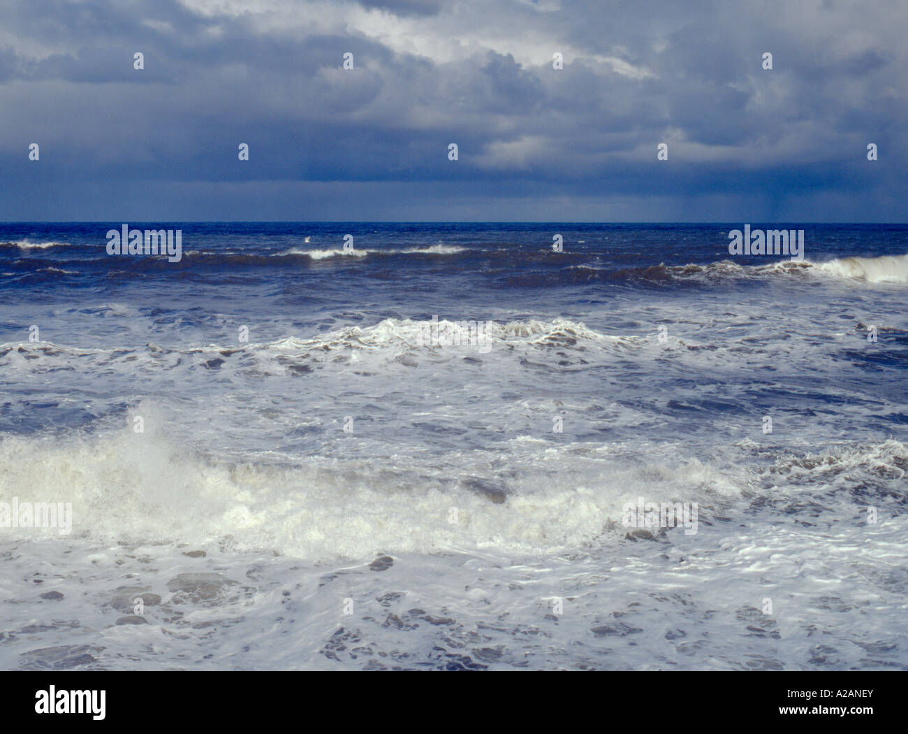 Seascape; off, Scarborough North Yorkshire, Inghilterra, Regno Unito. Foto Stock