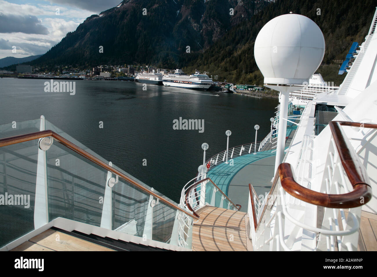 Alaskan fjord dal ponte della nave da crociera Foto Stock