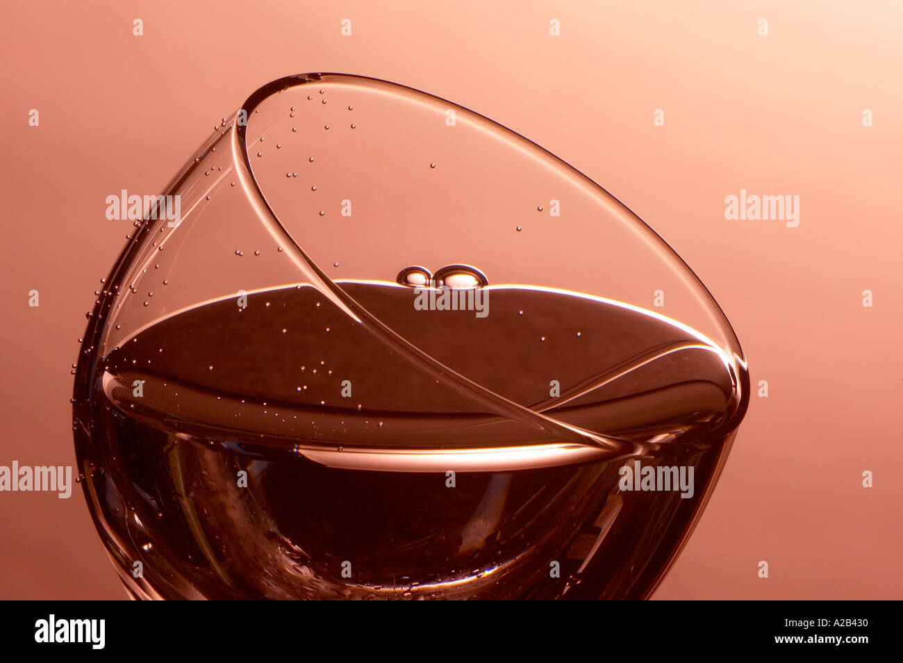 Bicchiere di vino dettaglio con bolla Foto Stock