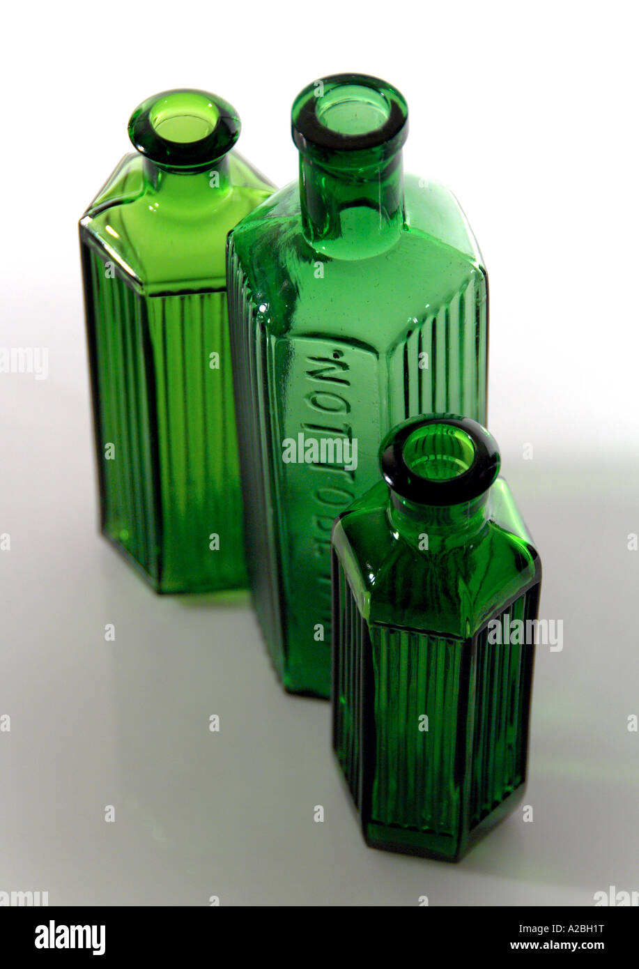 Vecchio Vintage nervata veleno vittoriano bottiglie Foto Stock