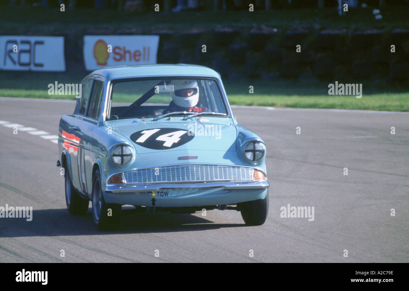 Ford Anglia gare al 1998 Goodwood Foto Stock