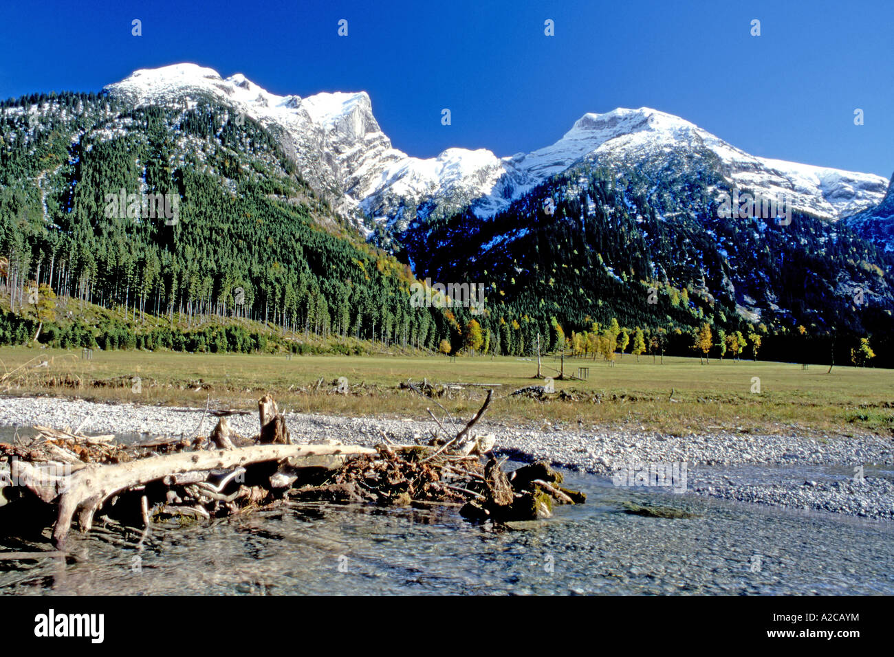 Grande Ahornboden in montagne Karwendel. Parte di un/ tirolese paesaggio bavarese e zona di conservazione Foto Stock