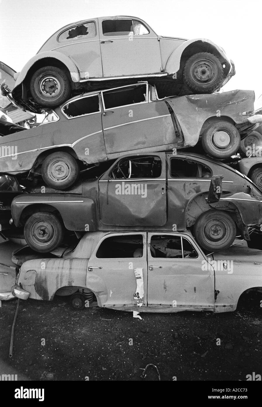 Sulle vetture di relitti di dump Foto Stock