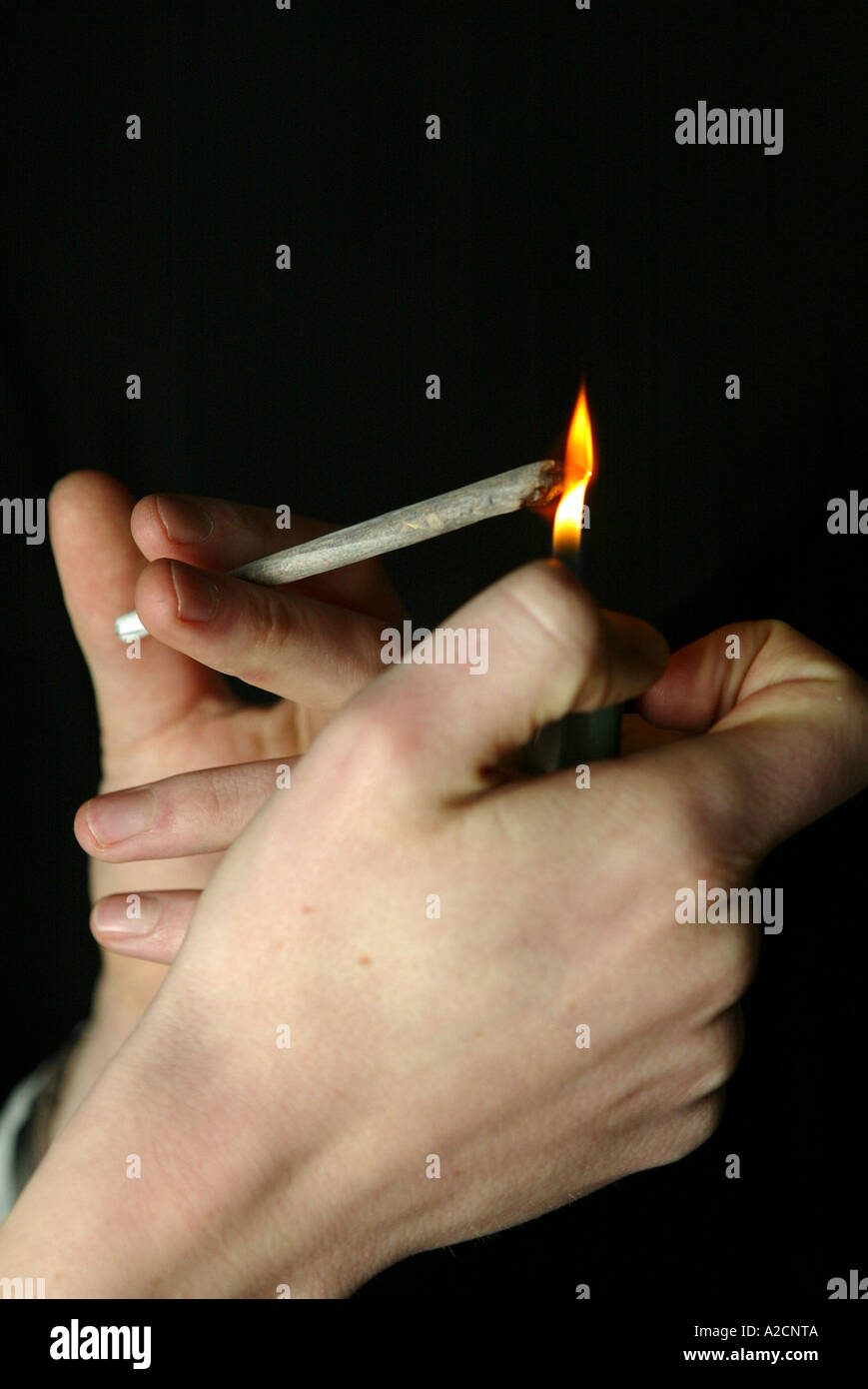 fumatore di cannabis Foto Stock