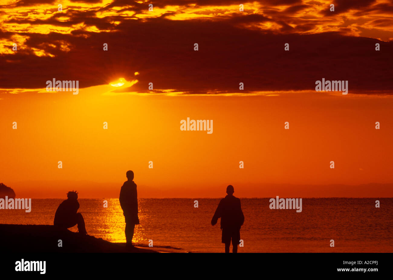 Sunrise sopra il Lago Malawi a Kande Beach in Africa Foto Stock