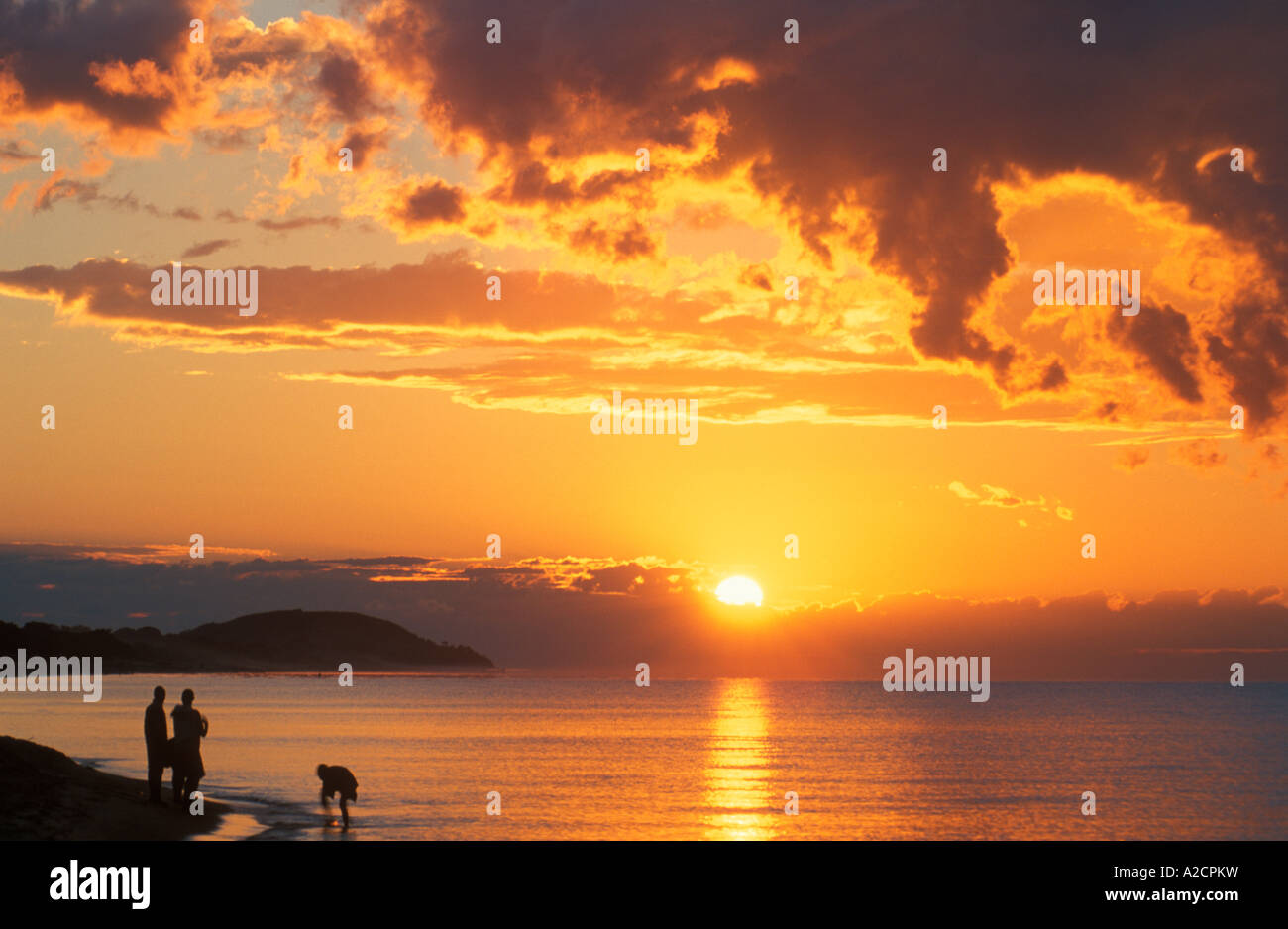 Sunrise sopra il Lago Malawi a Kande Beach in Africa Foto Stock