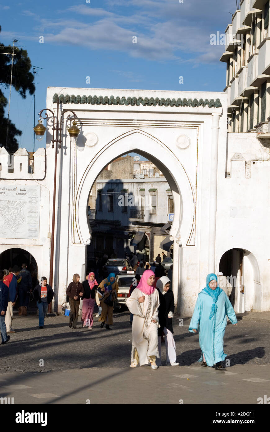Ingresso alla Medina dal Gran Socco, Tangeri, Marocco Foto Stock