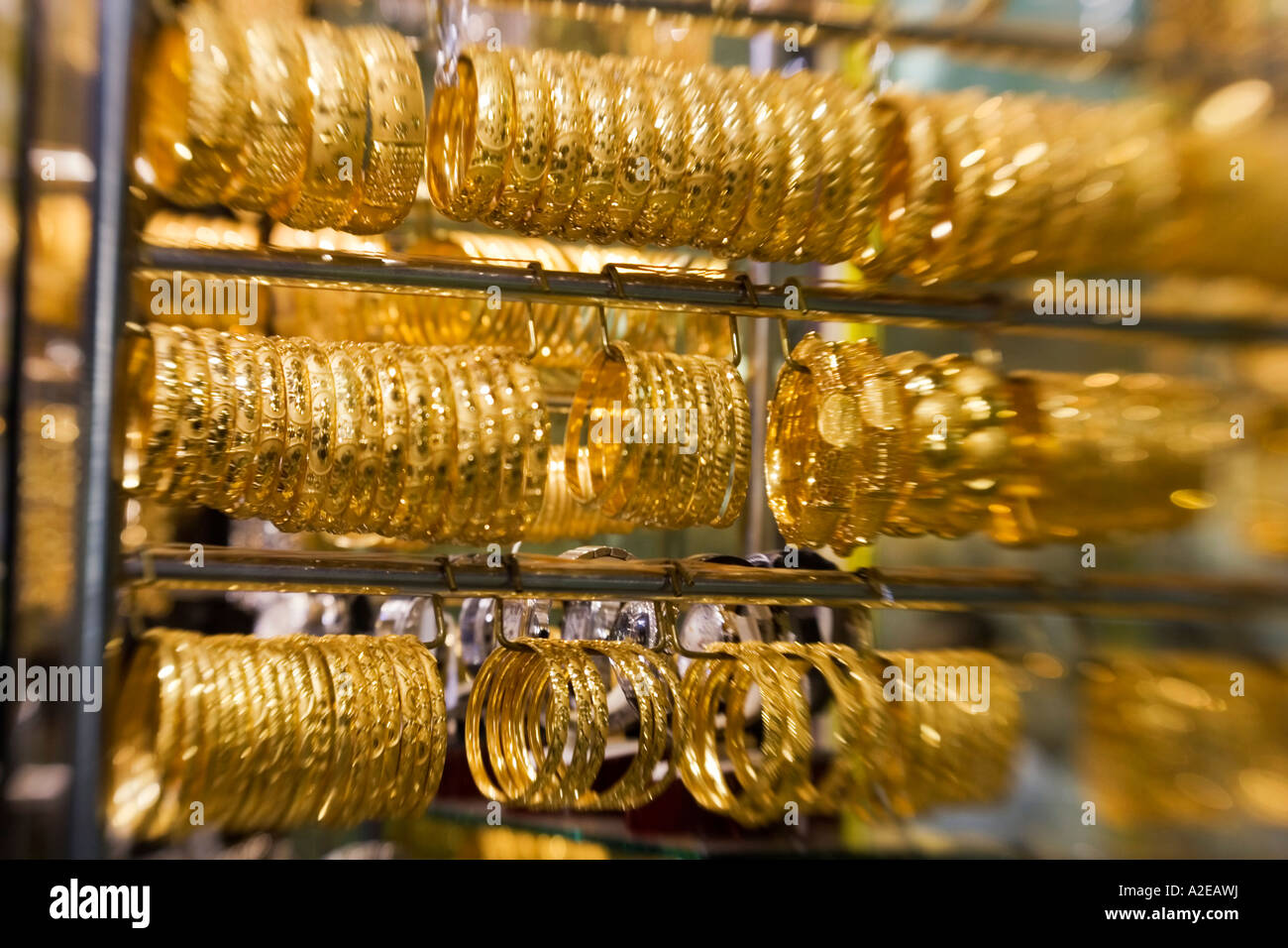 Dubai Deira oro mercato gold souq vetrina Dubai Gold Souk Schaufenster Foto Stock