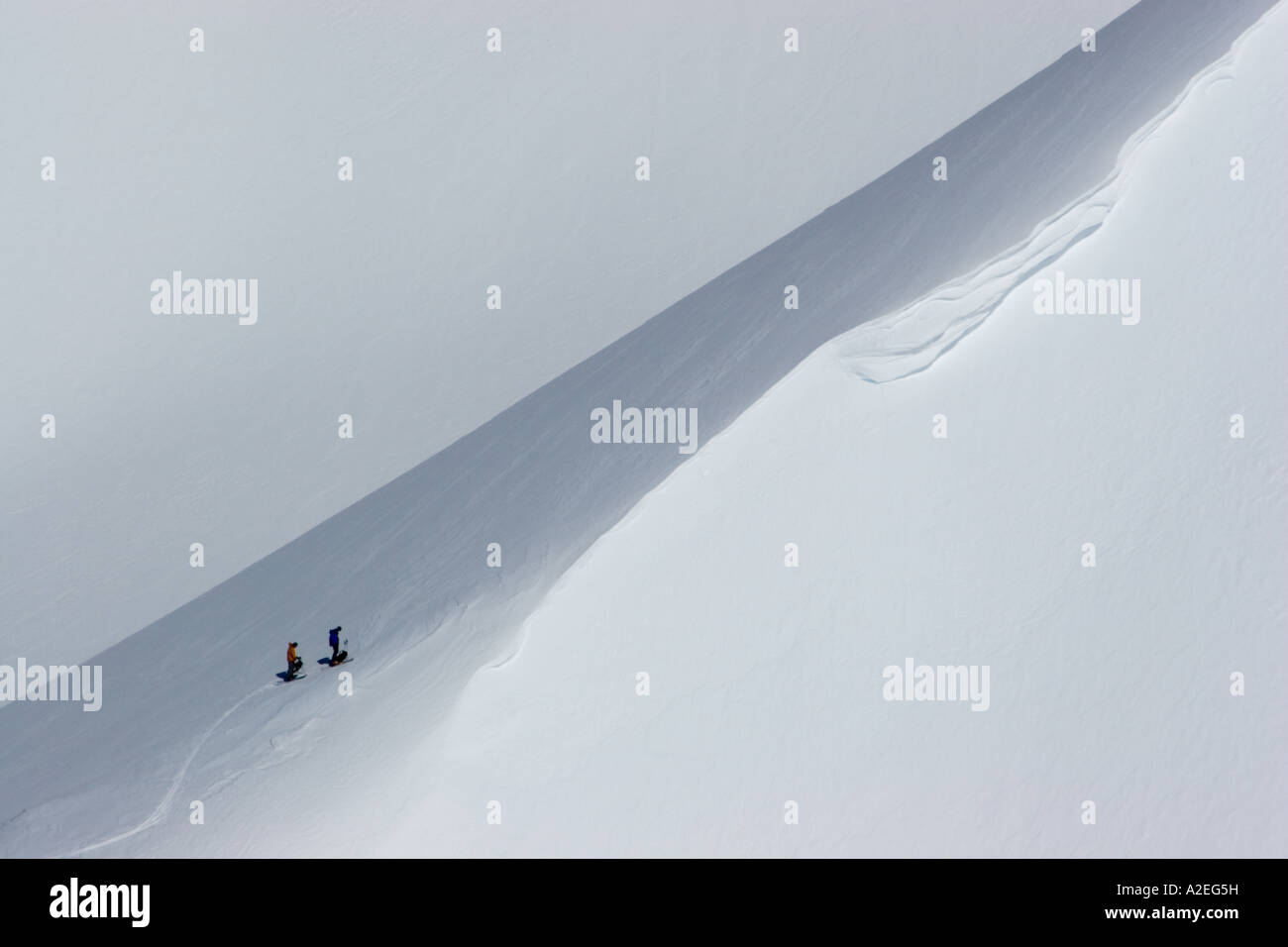 Due persone escursionismo per spire, andes moutains, Mendoza argentina Foto Stock