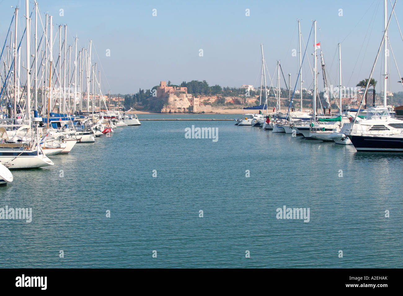 Fortezza di San Giovanni Ferragudo dal porto di Portimao Algarve Portogallo Foto Stock
