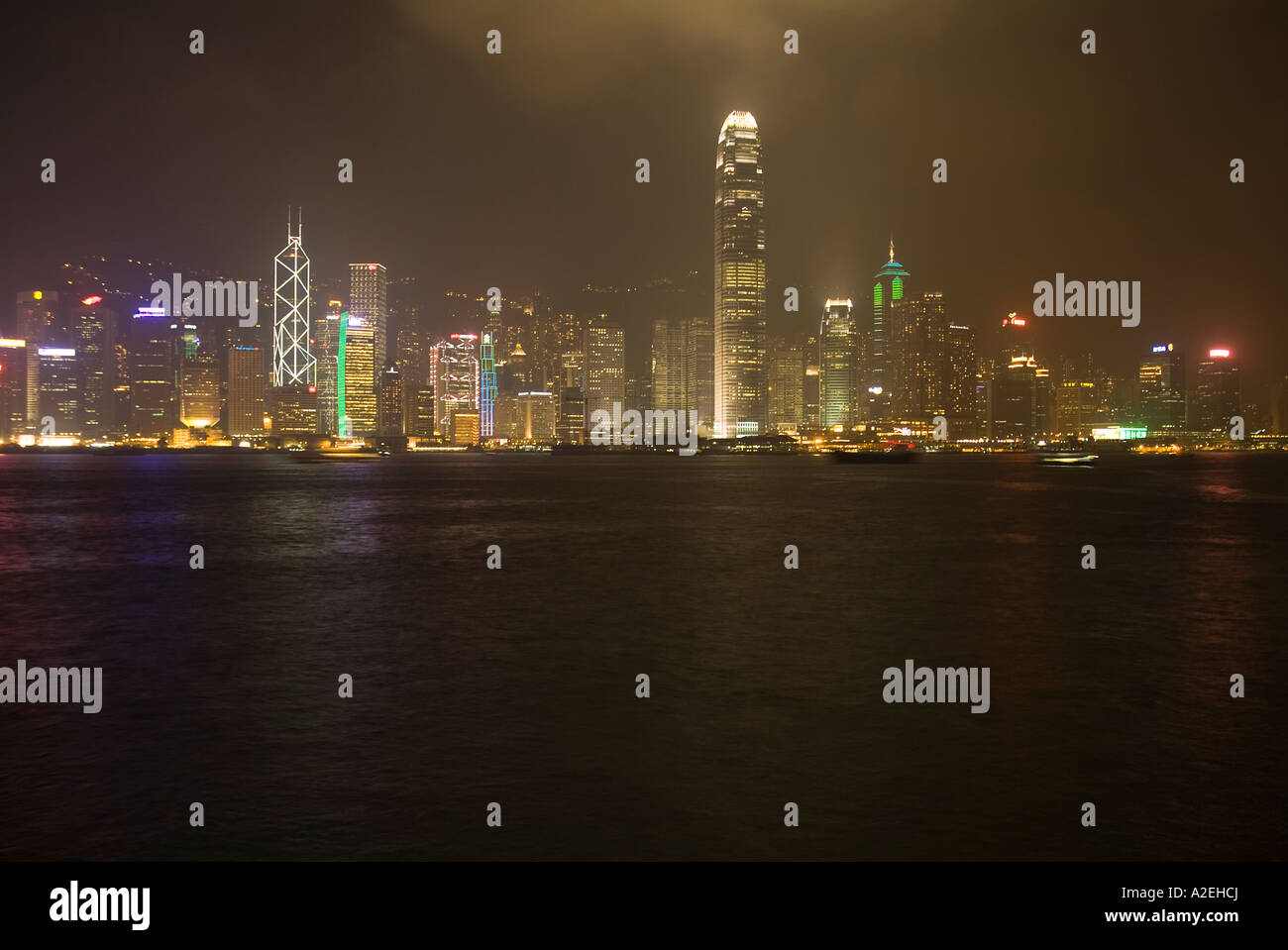 Dh CENTRAL HONG KONG Notturna al Porto di Hong Kong waterfront Foto Stock Dh CENTRAL HONG KONG Notturna al Porto di Hong Kong waterfront Foto Stock