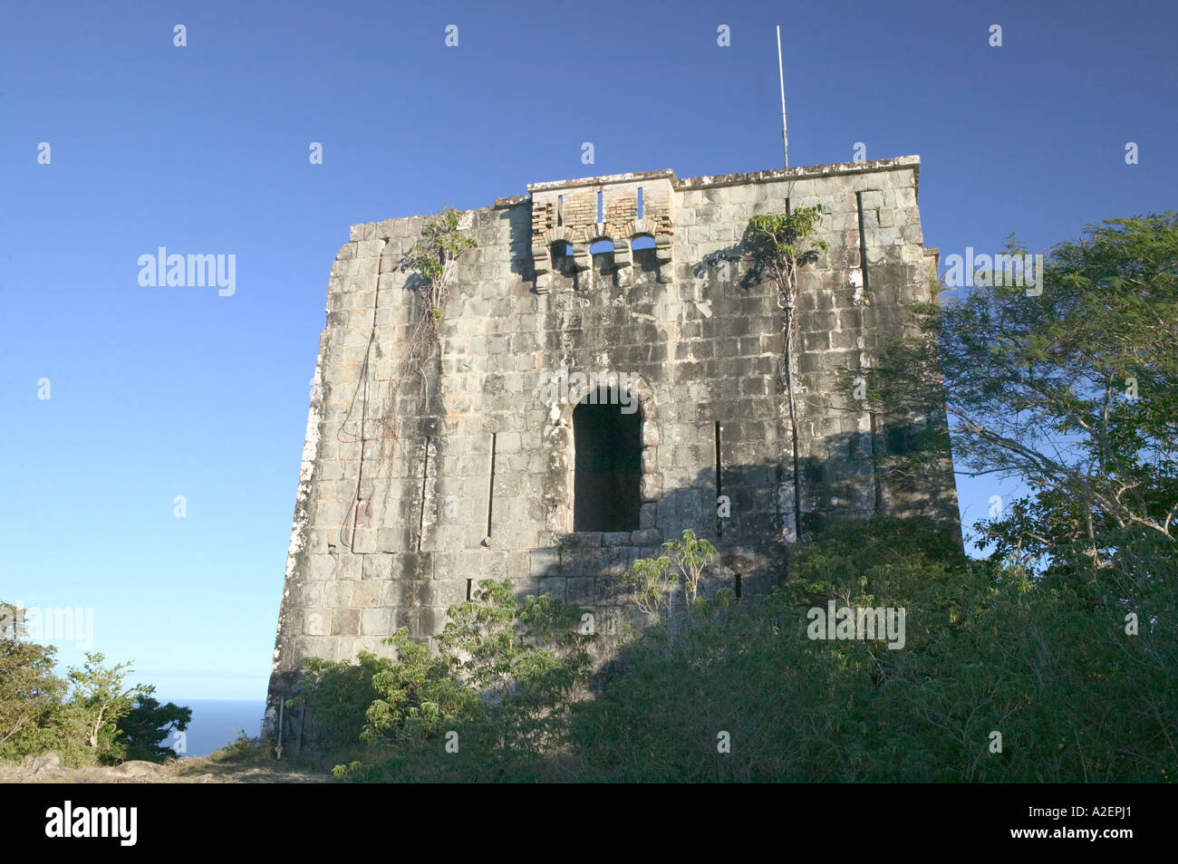 FWI, Guadalupa, Grande Terre, Les Saintes, Terre de Haut: Lookout Tower in cima Le Chameau Peak Foto Stock
