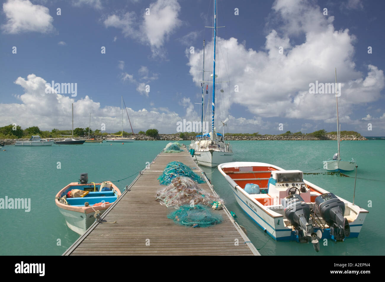 French West Indies, Guadalupa, Marie Galante, Isola, GRAND, BOURG: Barche nel porto cittadino Foto Stock