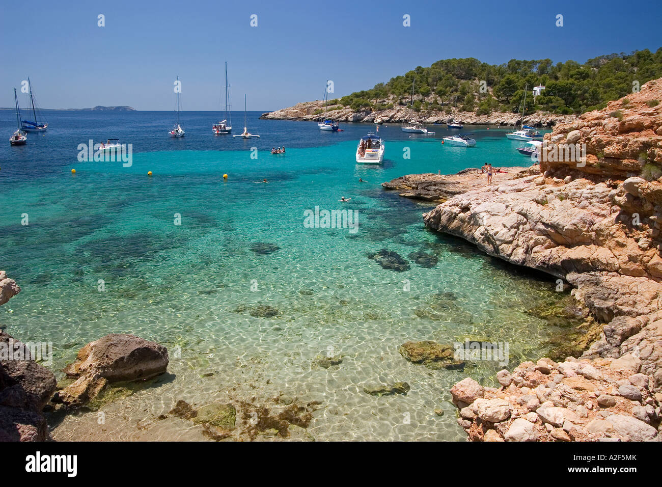 Spagna Isole Baleari spiaggia di Cala Salada Foto Stock
