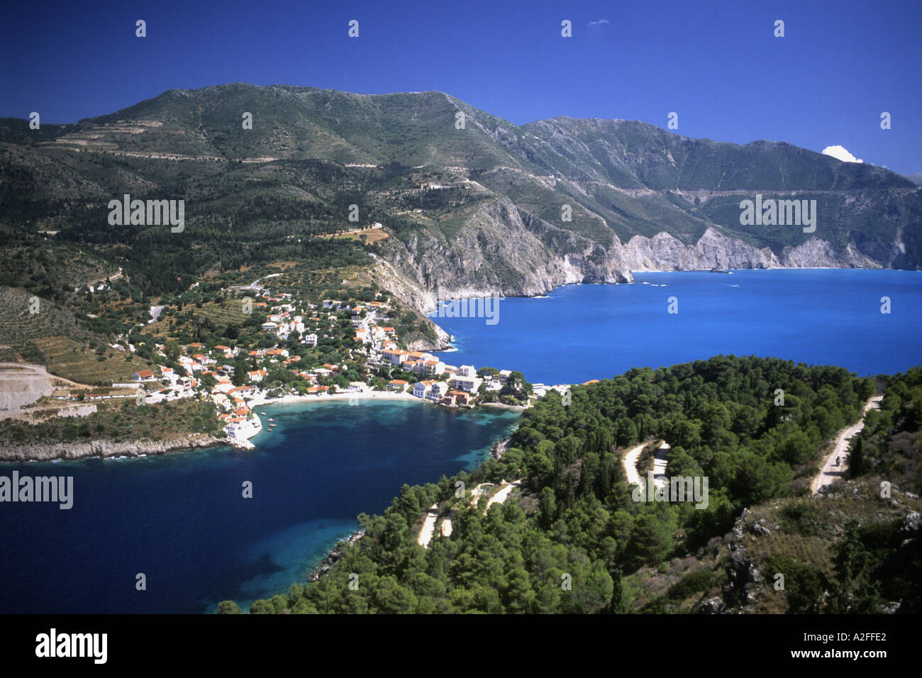 Assos visualizza l'isola di Cefalonia in Grecia Foto Stock