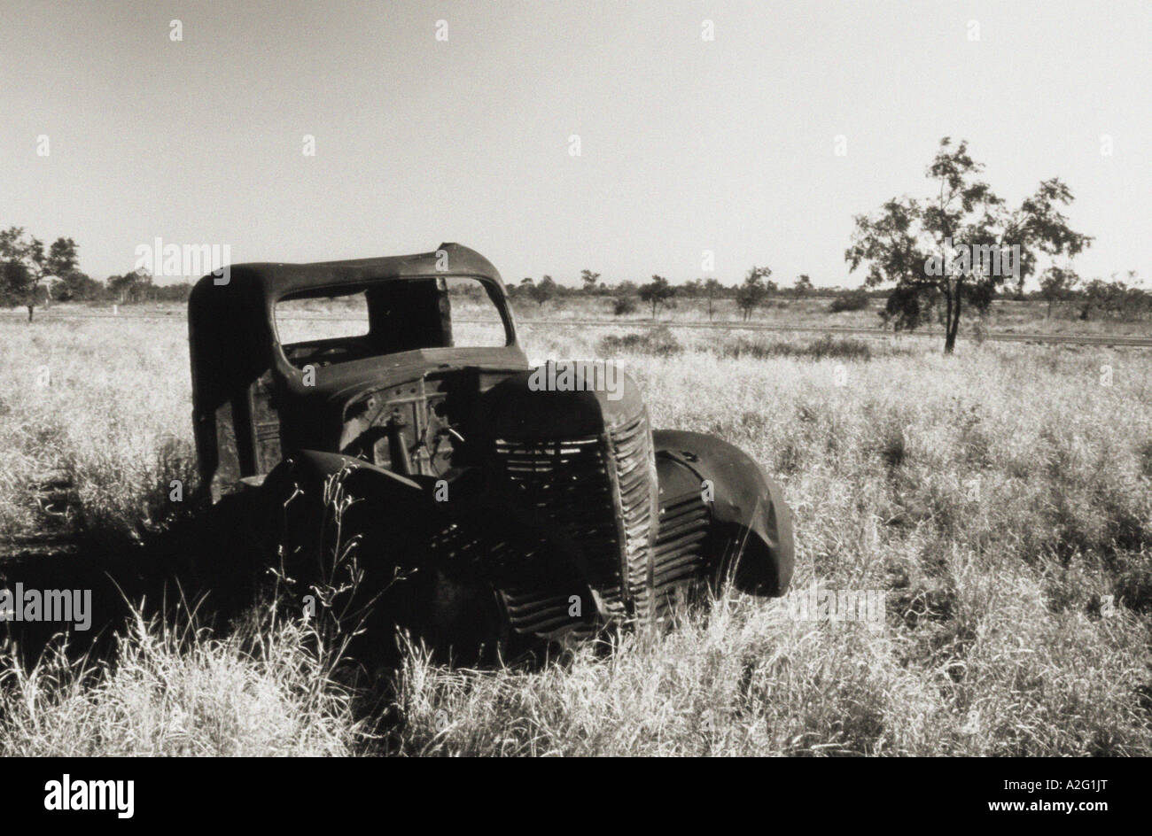Carrello arrugginito abbandonato da Stuart Highway Territorio del Nord Australia Foto Stock
